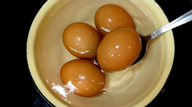 How to Peel Hard Boiled Eggs Quick and Easy - Food Life Hacks